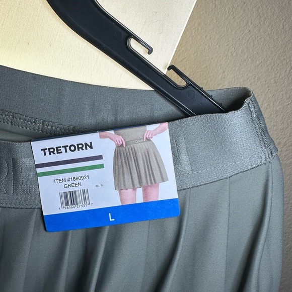 Tretorn Ladies’ Olive Green Pleated Skort – Size L – NWT - Picture 4 of 5